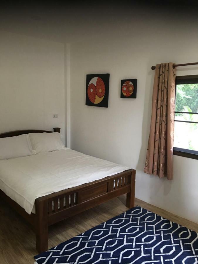 Sunray Guesthouse สุนันท์บ้านพักริมคลอง Uthai Thani Exterior photo